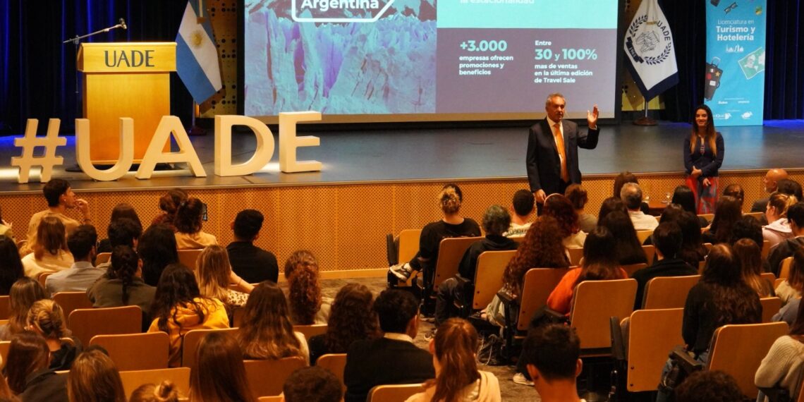 Scioli: "Tenemos que darle mayor capacidad a la industria turística"