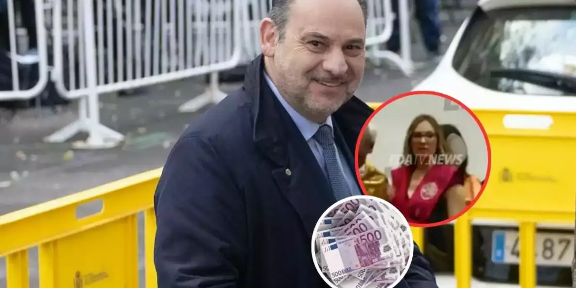 Un hombre sonriente con traje oscuro y corbata azul está frente a una barrera amarilla con un coche blanco detrás hay dos círculos superpuestos uno muestra billetes de 500 euros y el otro una mujer con gafas y vestido rosa