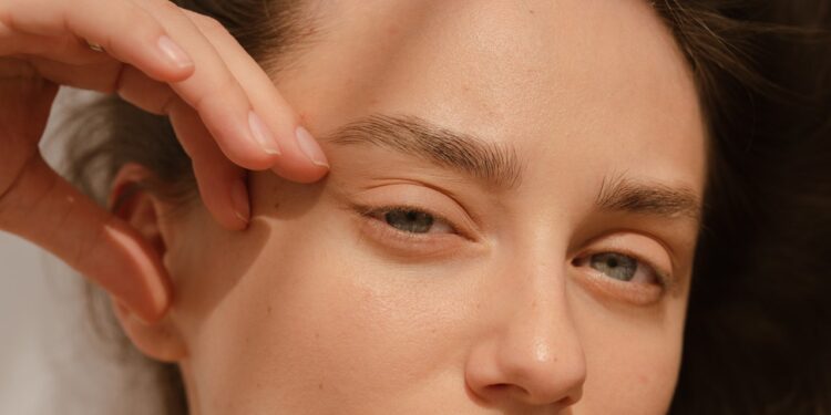 How To Use Aloe Vera For Clear, Acne-Free Skin