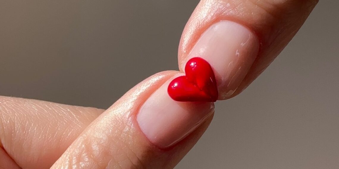 Diseños de uñas de San Valentín 2025: Los mejores para el Día del amor y la amistad