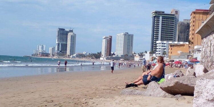 Aumenta 30% demanda de viajes a Mazatlán para Semana Santa - El Sol de Parral