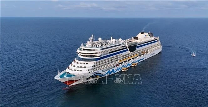 Isla vietnamita de Phu Quoc acoge a más de dos mil cruceristas extranjeros