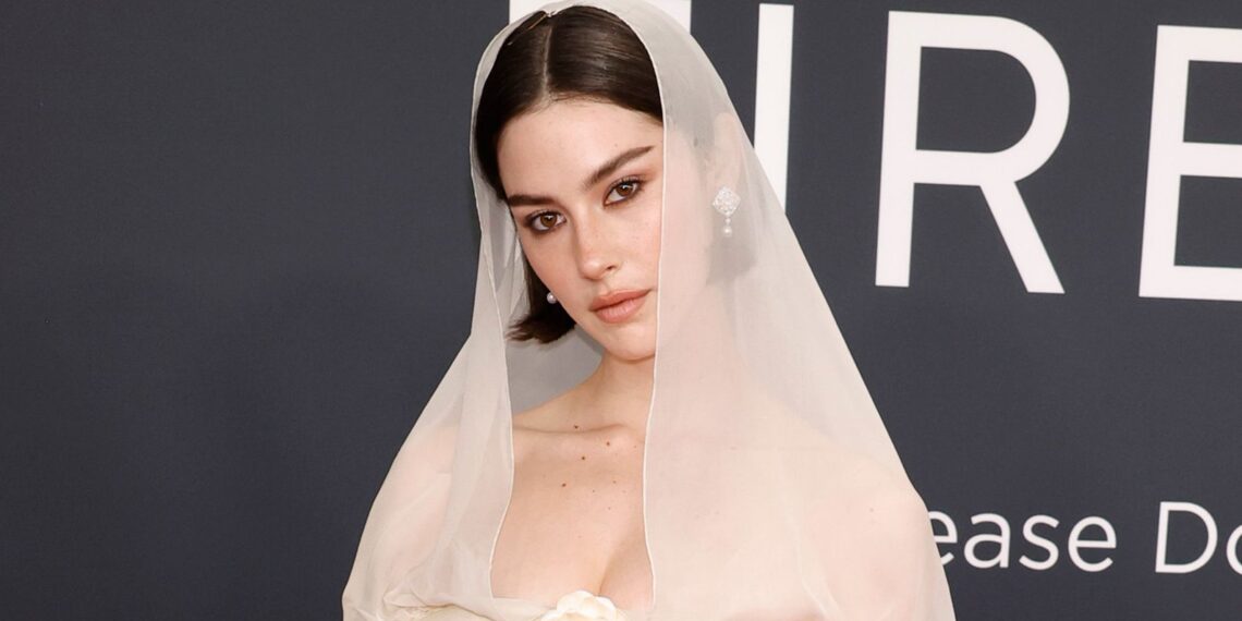 Mejores looks de belleza en los Grammys 2025