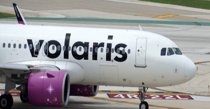 Volaris afirma que las deportaciones están impactando a los viajes de los mexicanos