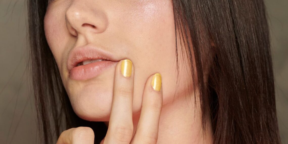 Uñas de colores pastel y claros que todas llevaremos en Primavera-Verano 2025