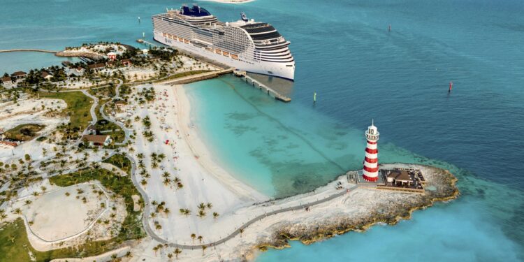 Los viajeros españoles eligen el Caribe como destino de cruceros para 2025