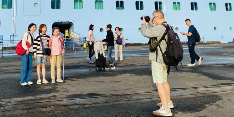 Los turistas vietnamitas "cambian el rumbo" con sus cruceros