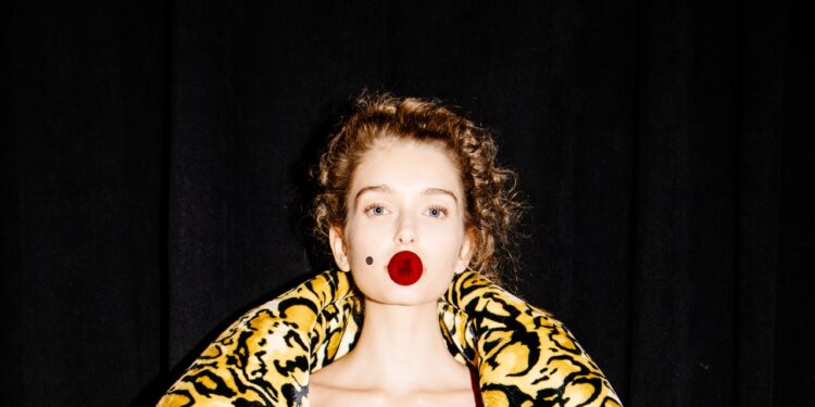 Marc Jacobs Kicks Off Fashion Week With Multi-Dimensional Beauty