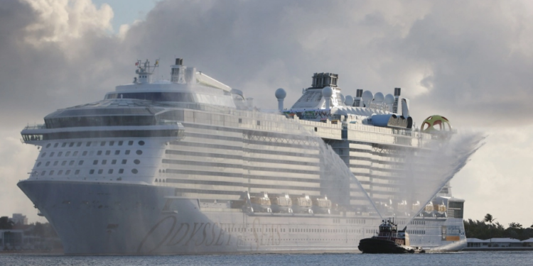 La Jornada - Al menos 90 pasajeros del crucero de Royal Caribbean sufren enfermedad gastrointestinal