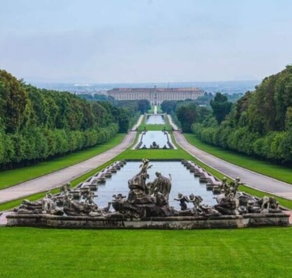 Max Mara presentará su colección Crucero en el Palacio Real de Caserta