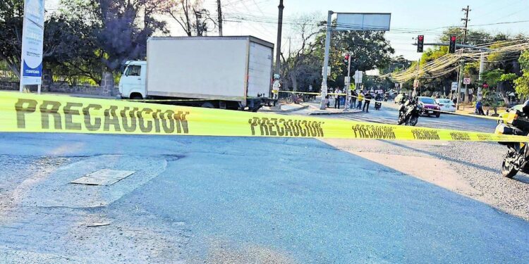 Fallece hombre arrollado en peligroso crucero - Diario de Querétaro