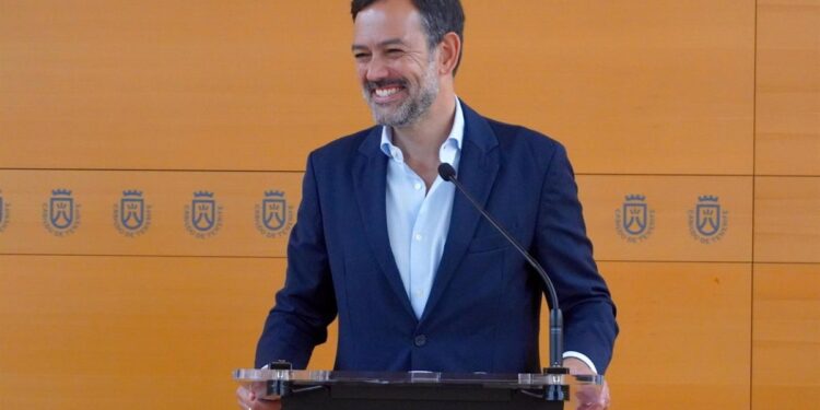 Lope Afonso cree que no es oportuna la protesta de este domingo ante el congreso de la industria turística alemana