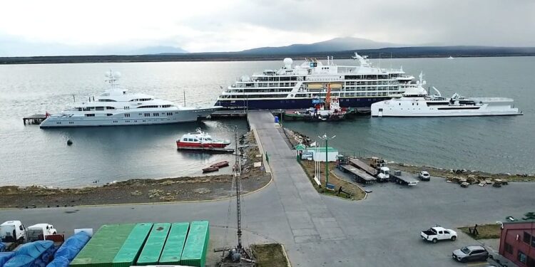 Magallanes: Puerto Ntales punto de recalada de yates y cruceros de lujo