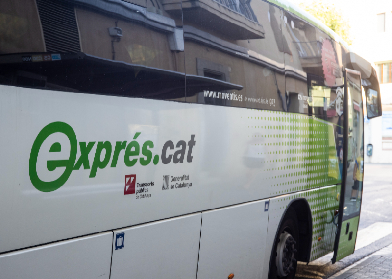 Récord histórico de viajes en la red de autobuses Exprés.cat en 2024