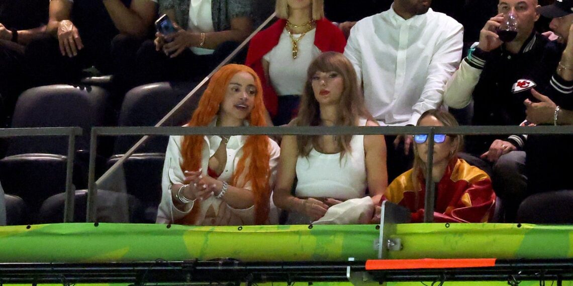 Taylor Swift Brings Her Grammys “T” Pendant to the 2025 Super Bowl