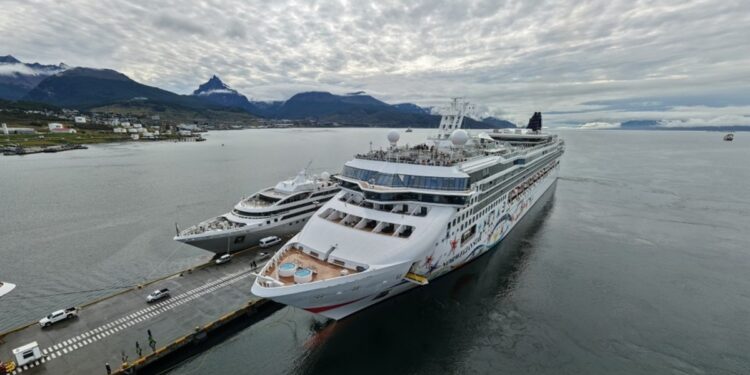 Ushuaia, puerto base de cruceros