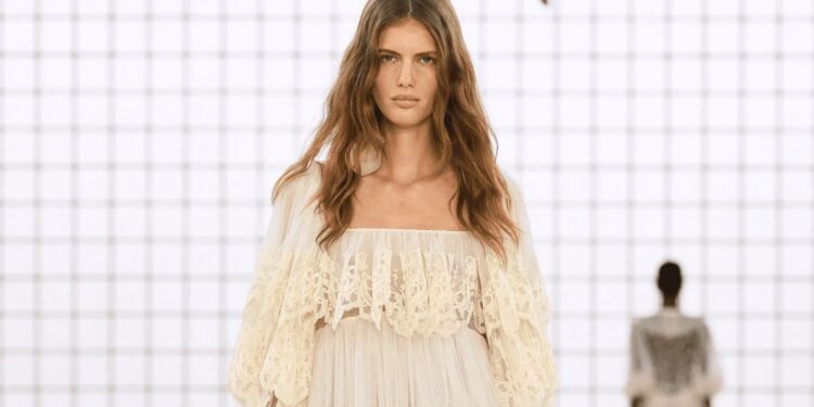 Qué vestidos de fiesta boho llevar en Primavera-Verano 2025