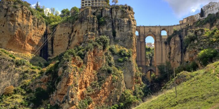 ¿Dónde viajar en marzo en España este 2025? — idealista/news