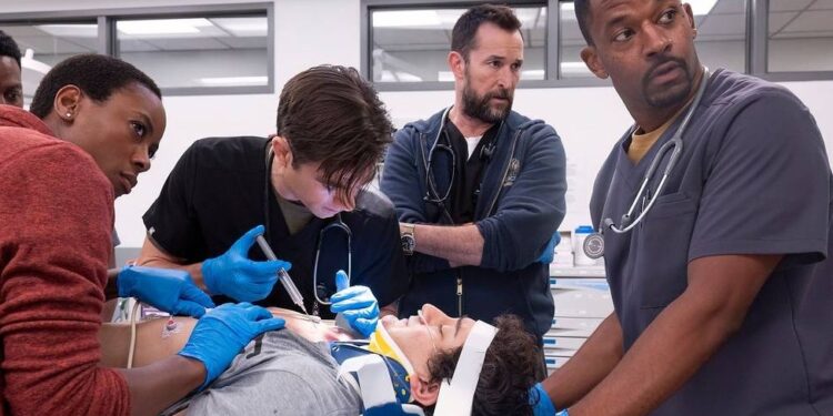 Can a Longtime ‘Grey’s Anatomy’ Stan Learn to Love the Grim Medical Reality of ‘The Pitt’?