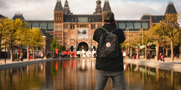 así planifican sus viajes los jóvenes turistas