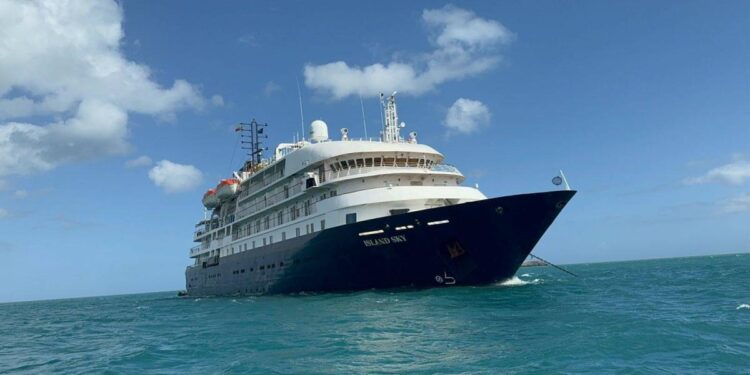 Crucero internacional llega al Cabo de la Vela, en La Guajira