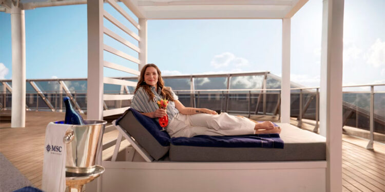 Así es el enorme crucero amadrinado por Drew Barrymore