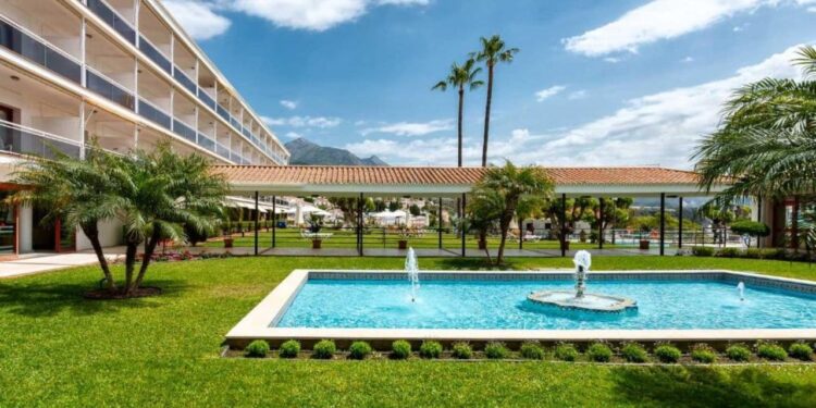 Parador de Turismo de Nerja para personas mayores