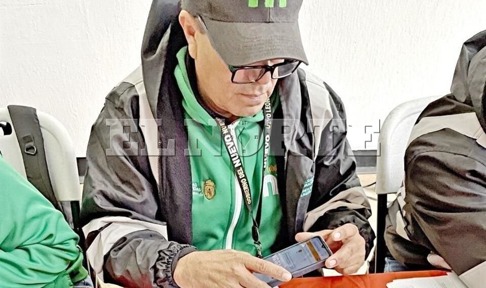 Reparten dádivas sin control