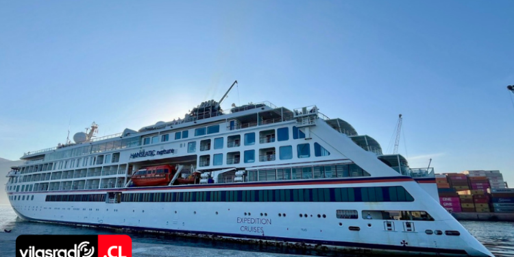 DÉCIMO CRUCERO DE LA TEMPORADA RECALA EN EL PUERTO DE IQUIQUE – Vilas Radio
