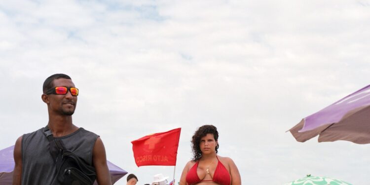 “A Canto Da Cidade” by Lucia Jost