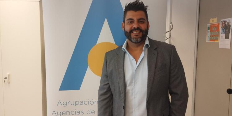 Pedro Fiol, presidente de Aviba, en la sede de la patronal de viajes.