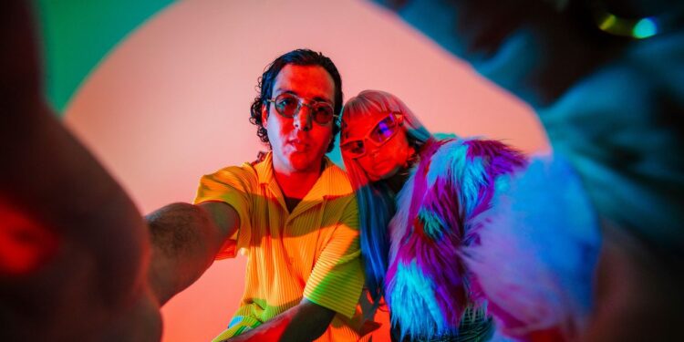 “El universo conspiró para que sucediera”: Astropical, el proyecto musical de Bomba Estéreo y Rawayana