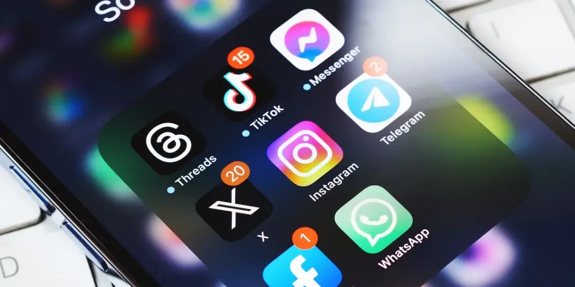 Cómo las redes sociales están transformando la planificación y reserva de viajes