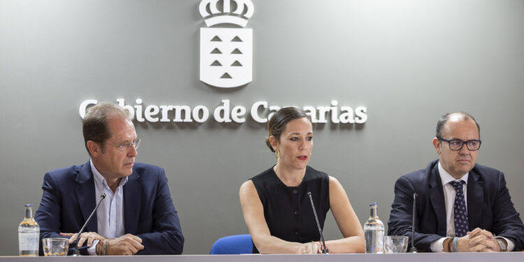 Cada euro de actividad directa de las agencias de viaje se triplica en la economía canaria