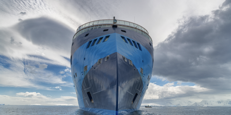 Viaje inaugural de Alma Cruceros