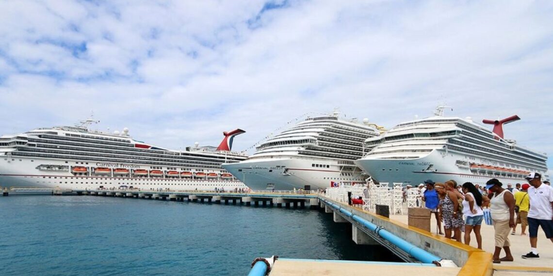 Arribo de cruceros a Cozumel.