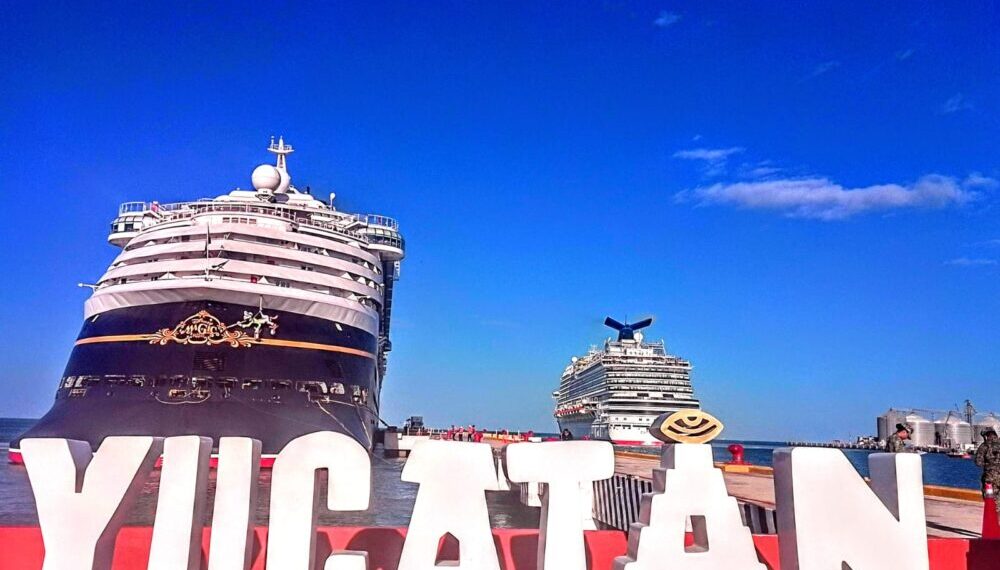 Doble Arribo De Cruceros Llena De Vida Las Costas De Yucatán Este Martes, Las Aguas De Yucatán Se Convirtieron En El Epicentro Del Turismo Internacional Con La Llegada De Dos Majestuosos Cruceros Que Trajeron Consigo Casi 10 Mil Visitantes, Listos Para Disfrutar De La Calidez Y Riqueza Cultural De La Región. Https://Larevistadelsureste.com