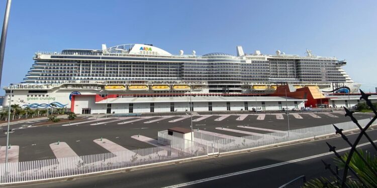 La II Jornada de Turismo de Cruceros y Sostenibilidad, en el ‘AIDAcosma’ – Periodismo ULL