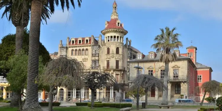 El pueblo de Galicia con un palacio indiano pionero que es Bien de Interés Cultural