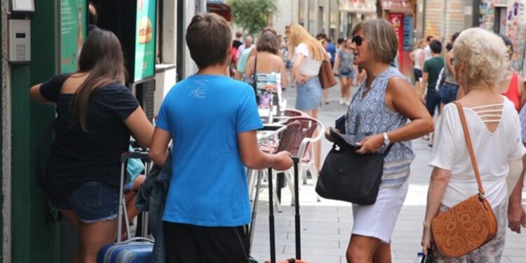 Los extremeños dedican uno de cada tres viajes turísticos a su comunidad