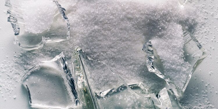 The Surprising Anti-Aging Benefits of Sea Salt For Skin