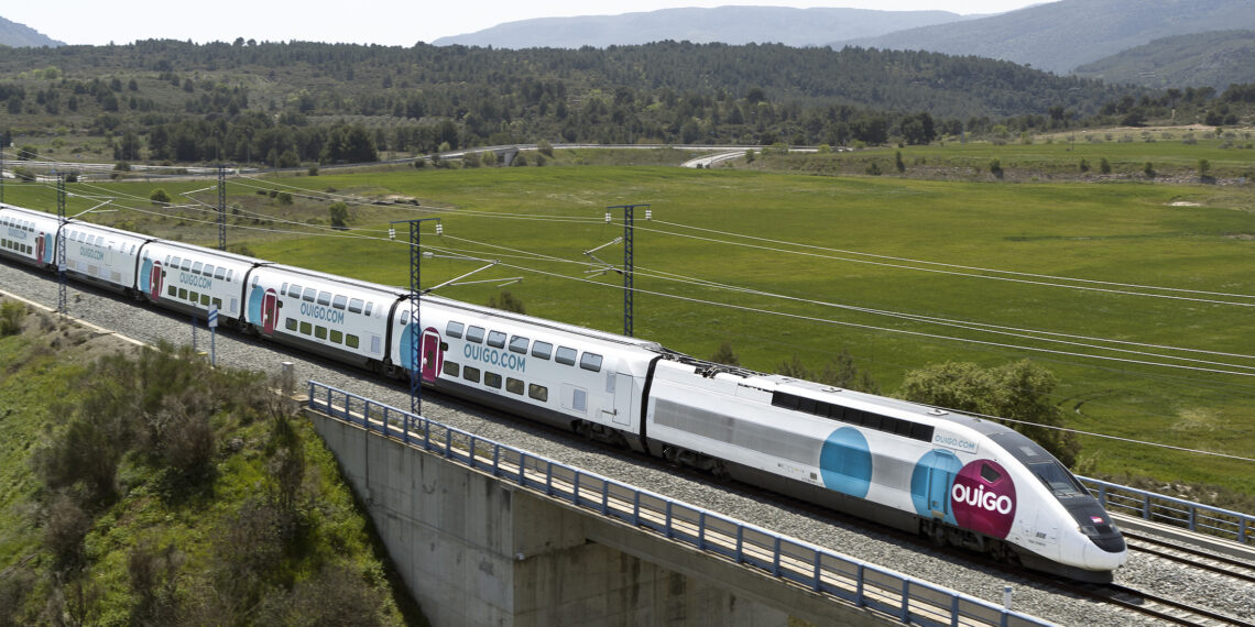 Ouigo lanza nuevos billetes baratos para viajar entre Madrid, Valencia, Alicante y otros seis destinos más