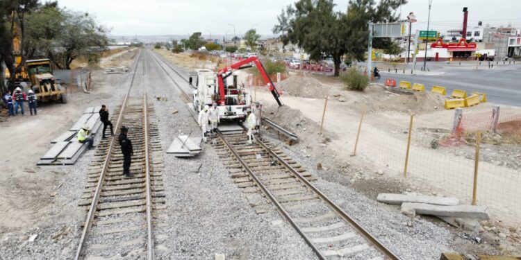 Avanza construcción de crucero en San Pedro y Timoteo Lozano -