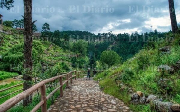 Presentan atractivos turísticos de Chihuahua en feria de Berlín