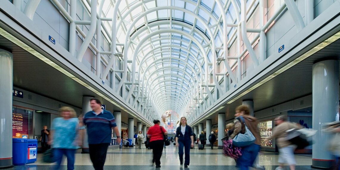 Protestan en Chicago por posible prohibición de viajes a países – Telemundo Chicago