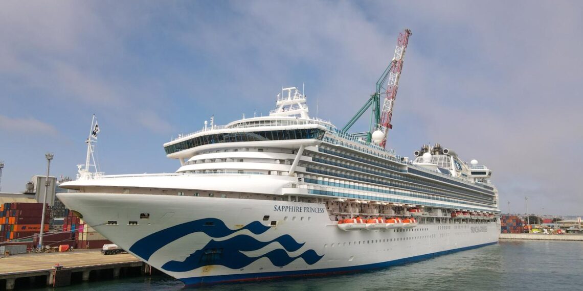 DP World San Antonio cierra temporada de cruceros 2024-25 con más de 60 mil visitantes. Alcanza record histórico de 433 mil visitantes en 141 cruceros