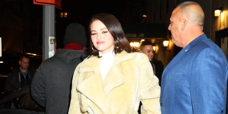 Selena Gomez Is the Latest Celebrity to Hop Aboard the Bathrobe Trend
