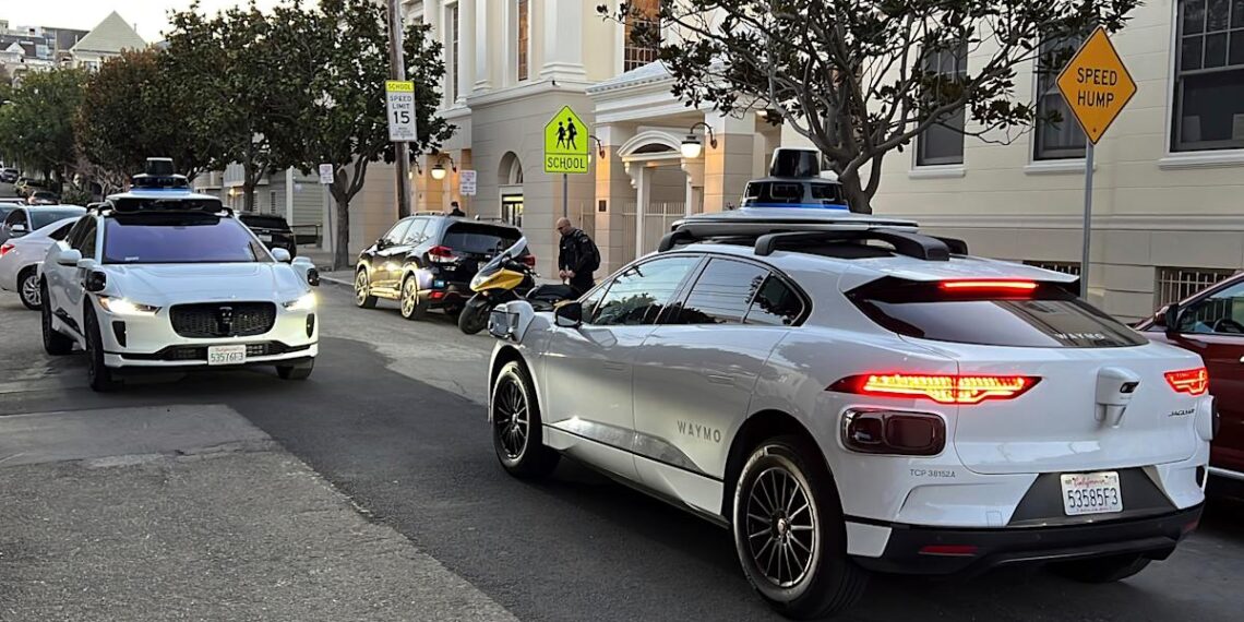 Uber se une a Waymo para comenzar a vender viajes sin conductor en Austin, Texas