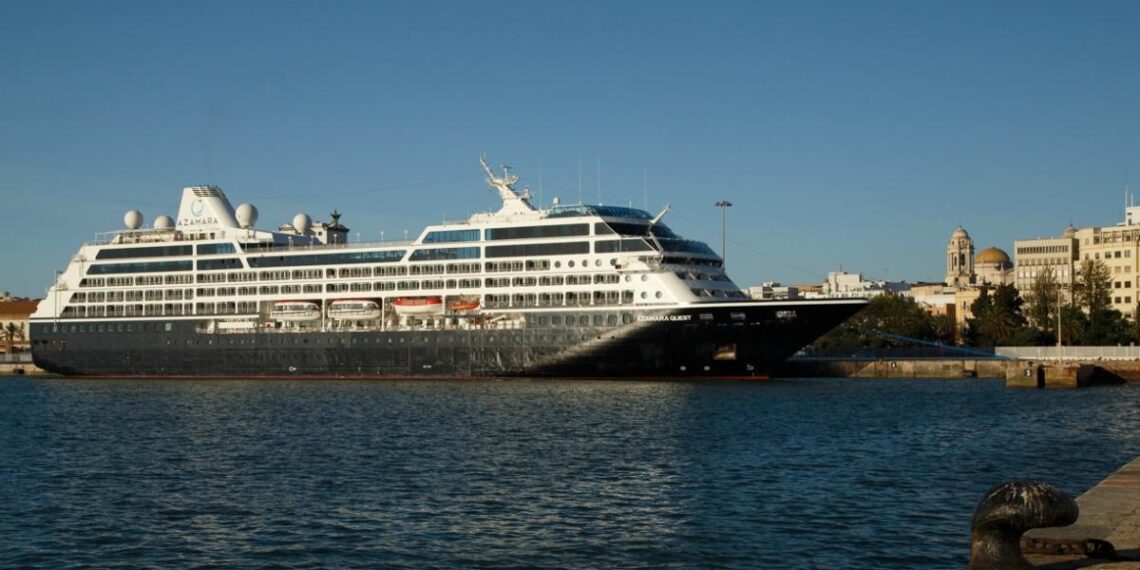Un exclusivo crucero de lujo hace escala en Cádiz