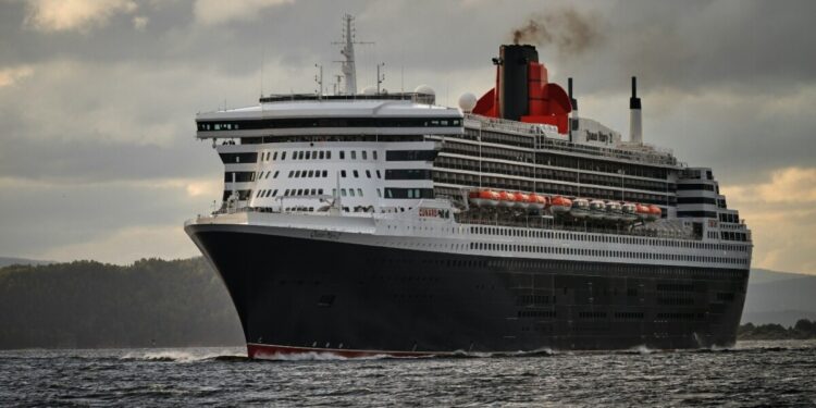Brote de norovirus afecta a más de 240 Personas en el crucero Queen Mary 2